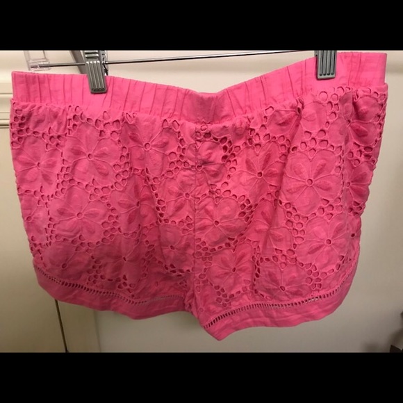Lily Pulitzer lace shorts - Picture 2 of 3